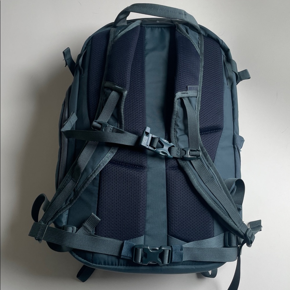 REI Ruckpack 18L Blue Backpack - Picture 4 of 7